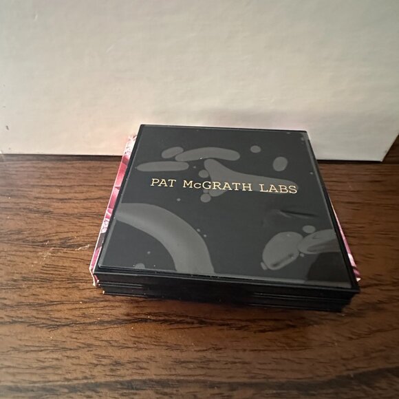 PAT McGRATH LABS Divine Rose Luxe Quad in Eternal Eden - Picture 3 of 4